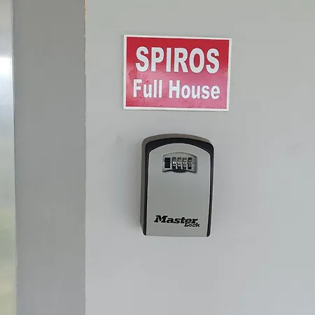 Spiros Full House In *