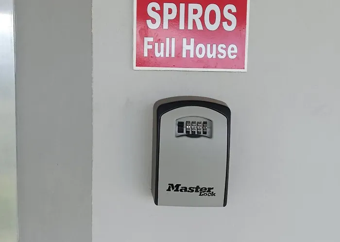Spiros Full House In *