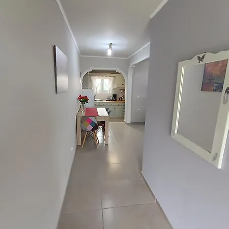 Apartment Spiros Full House In *